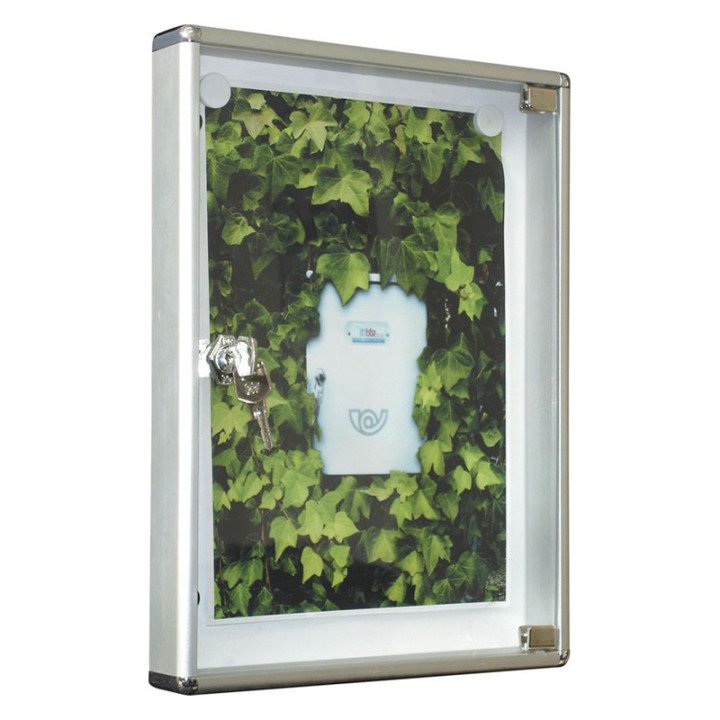<p>Tablones de anuncios para comunidades y hogar.<br />Fabricados en perfil extrusionado de aluminio, en varios acabados para el