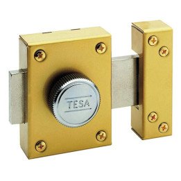 Cerradura Tesa 2101-ae/50.<br>- Boton interior, llave exterior.<br>- Acabado esmaltado oro.<br>- Palancas de acero niquelado.<br